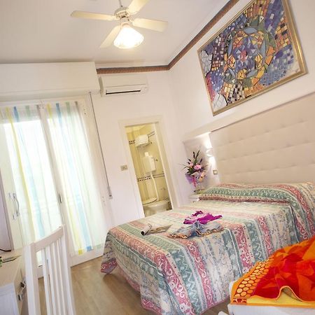 Hotel Titanus Bellaria-Igea Marina Eksteriør bilde